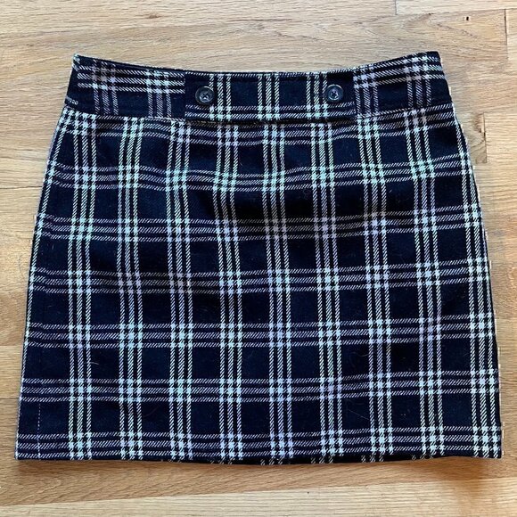 LOFT Dresses & Skirts - ANN TAYLOR LOFT Black/ White Plaid Skirt, 17” Length, Sz 6 VGUC.